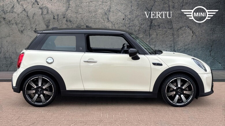 MINI Hatchback 2.0 Cooper S Exclusive 3dr Auto Petrol Hatchback